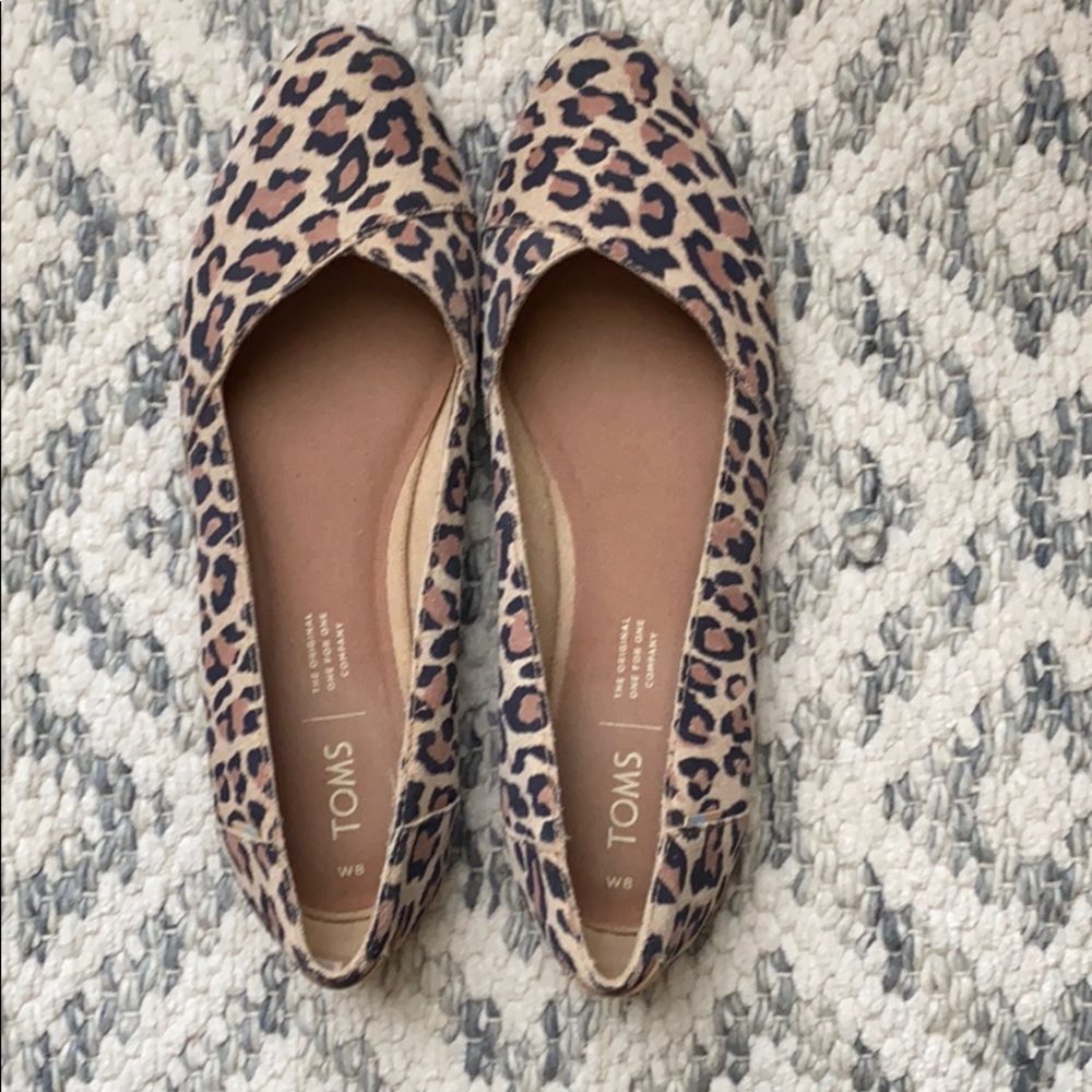 Toms leopard flats